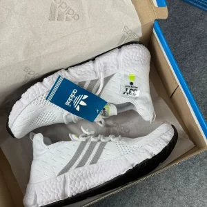 Tênis Adidas 33y Branco